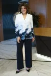 Костюм Alani 2405 черный/акварель на белом